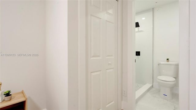 2736 NW 21st Ave, Oakland Park, FL 33311