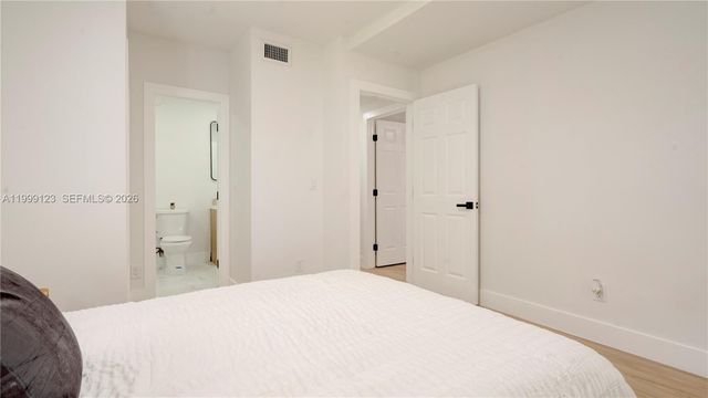 2736 NW 21st Ave, Oakland Park, FL 33311