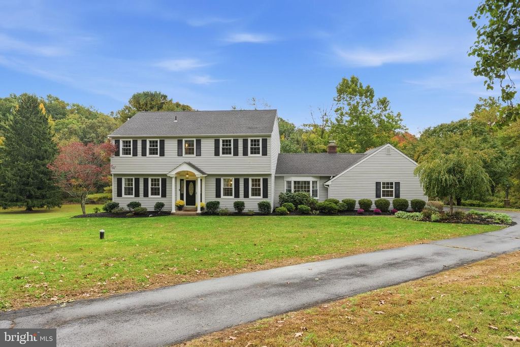 2618 SPRINGHILL CIR, FURLONG, PA 18925 — exterior