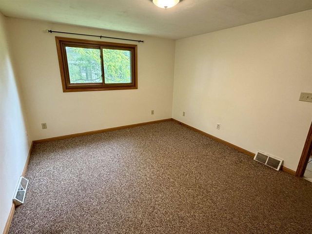1475 Pineview Drive, Reedsburg, WI 53959