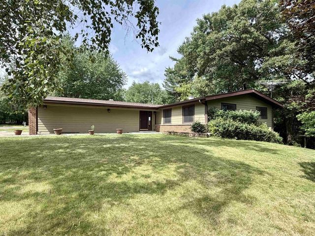 1475 Pineview Drive, Reedsburg, WI 53959