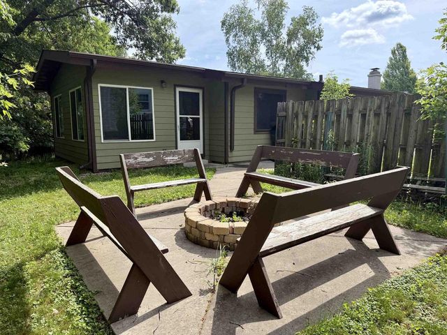 1475 Pineview Drive, Reedsburg, WI 53959