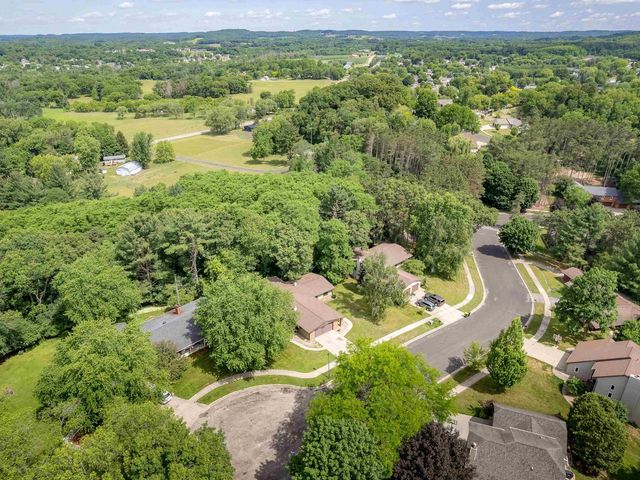 1475 Pineview Drive, Reedsburg, WI 53959