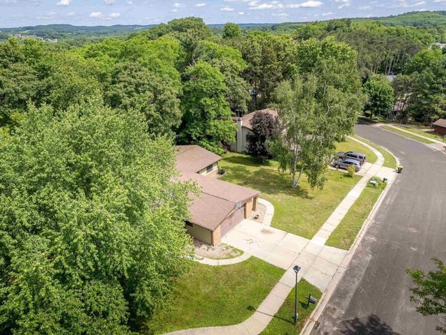1475 Pineview Drive, Reedsburg, WI 53959