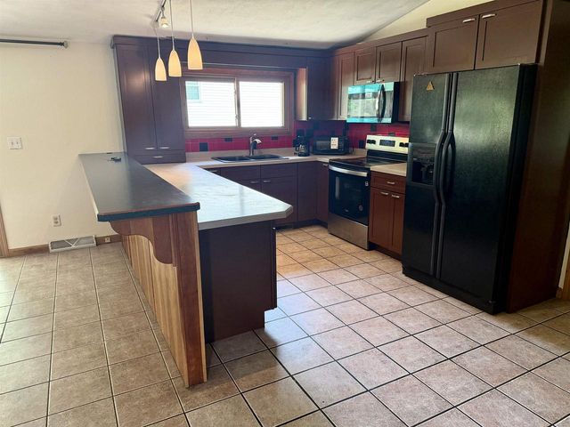 1475 Pineview Drive, Reedsburg, WI 53959