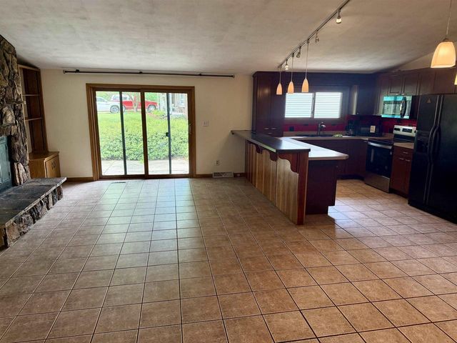 1475 Pineview Drive, Reedsburg, WI 53959