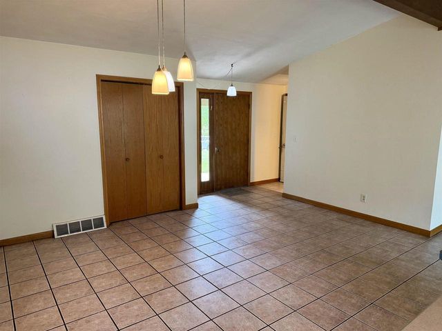 1475 Pineview Drive, Reedsburg, WI 53959