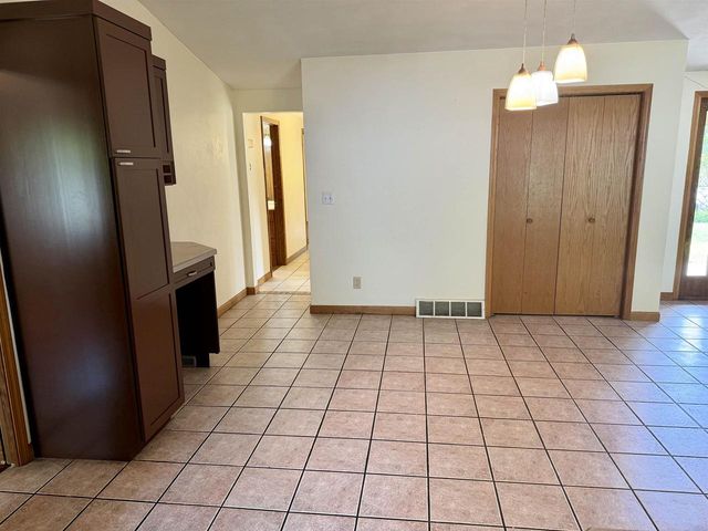 1475 Pineview Drive, Reedsburg, WI 53959