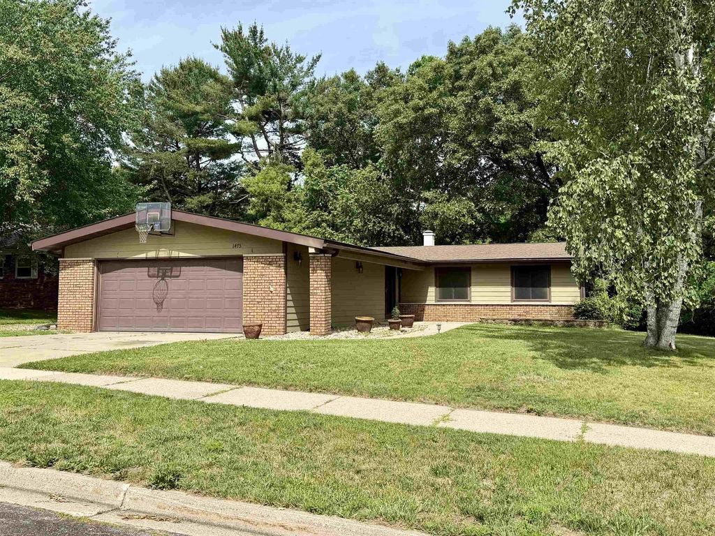 1475 Pineview Drive, Reedsburg, WI 53959