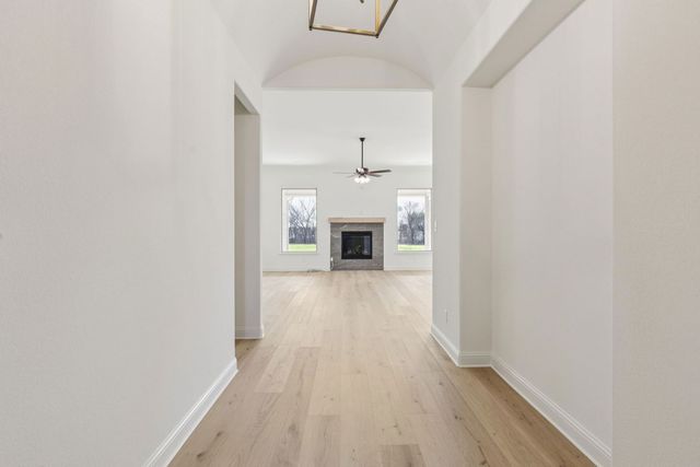 7016 Valley View Drive, Joshua, TX 76058