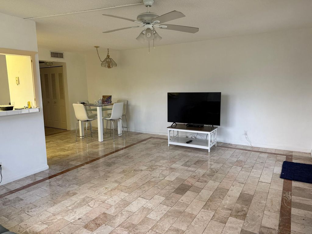 131 Sussex G 131, West Palm Beach, FL 33417