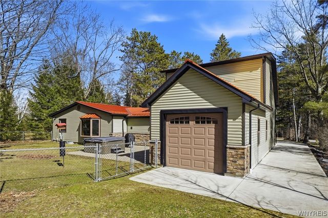 7228 Lower East Hill Road, Boston, NY 14033