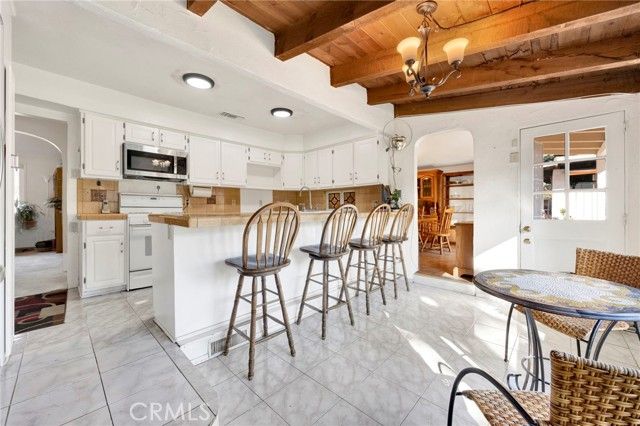 14748 Valerio Street, Van Nuys (los Angeles), CA 91405