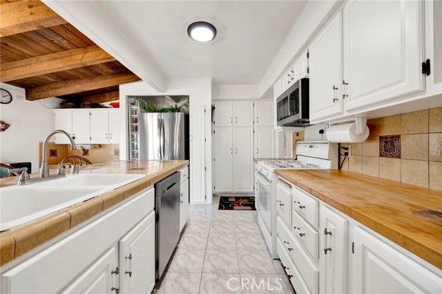 14748 Valerio Street, Van Nuys (los Angeles), CA 91405