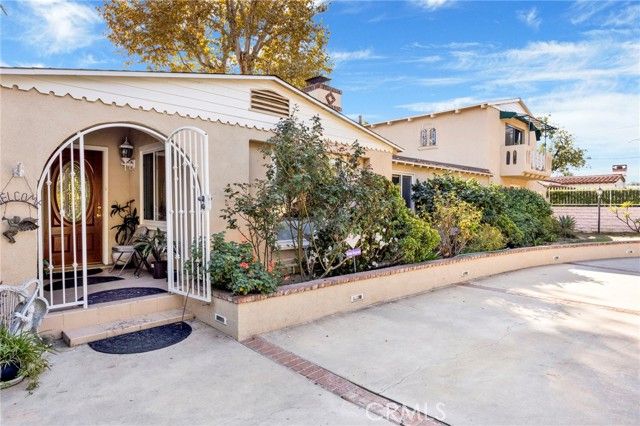 14748 Valerio Street, Van Nuys (los Angeles), CA 91405