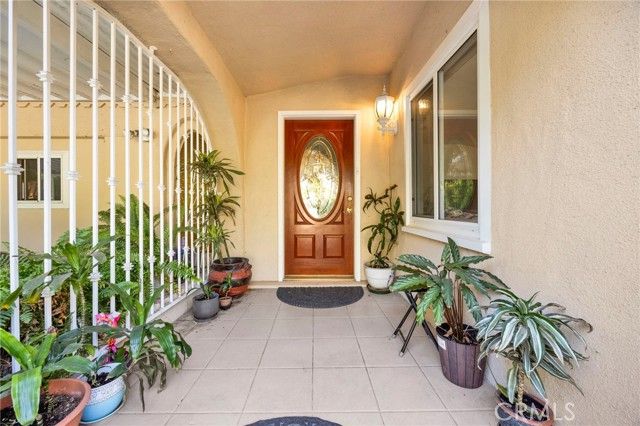 14748 Valerio Street, Van Nuys (los Angeles), CA 91405