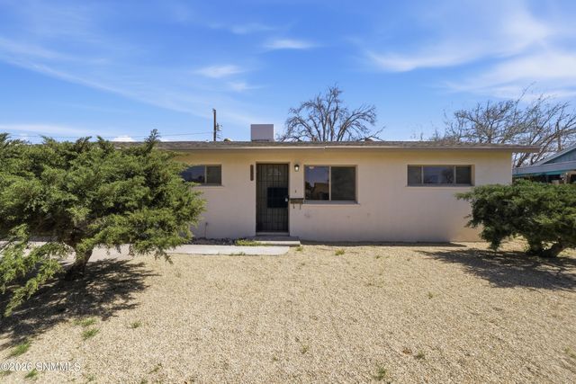 1755 Walden Drive, Las Cruces, NM 88001