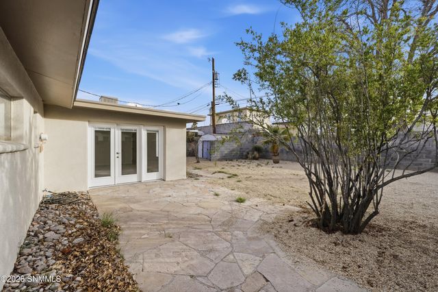 1755 Walden Drive, Las Cruces, NM 88001
