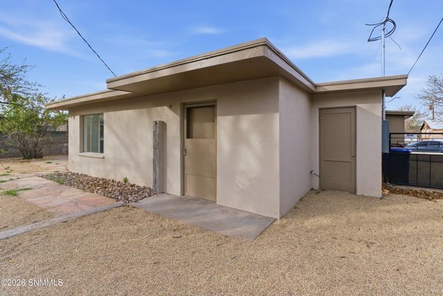 1755 Walden Drive, Las Cruces, NM 88001