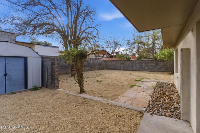 1755 Walden Drive, Las Cruces, NM 88001