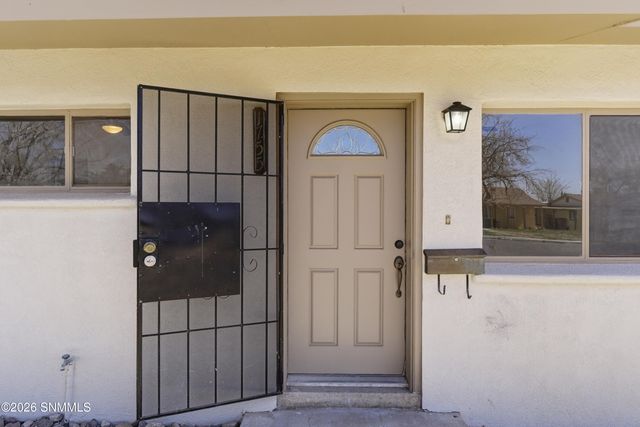 1755 Walden Drive, Las Cruces, NM 88001