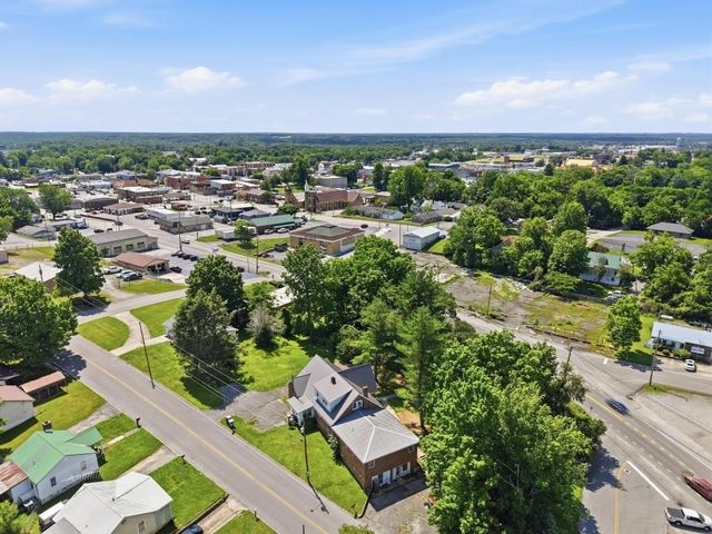 215 E Adams St, Crossville, TN 38555