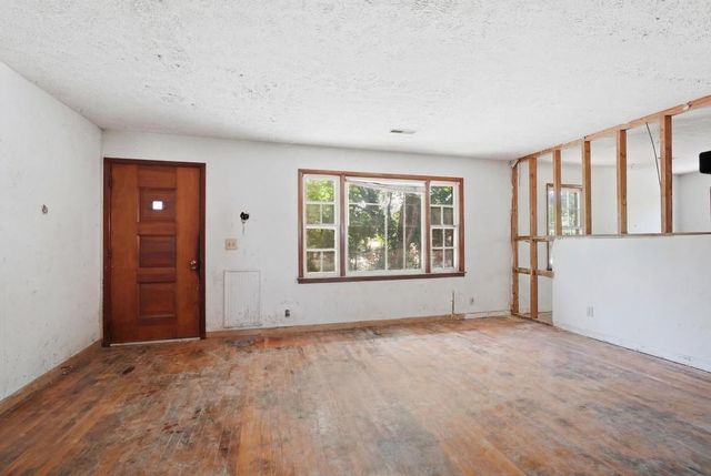 215 E Adams St, Crossville, TN 38555