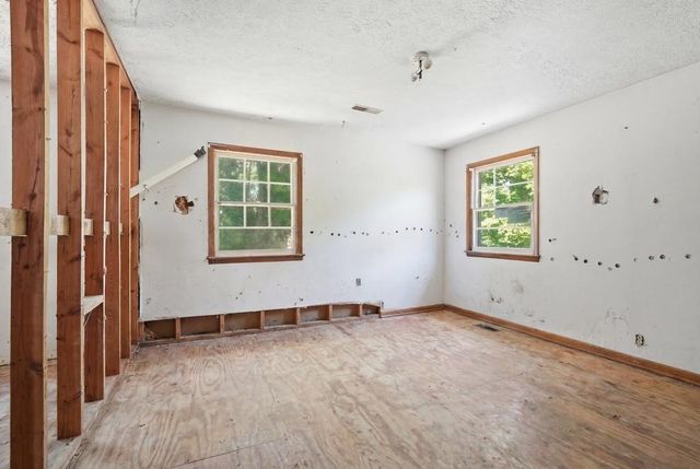 215 E Adams St, Crossville, TN 38555