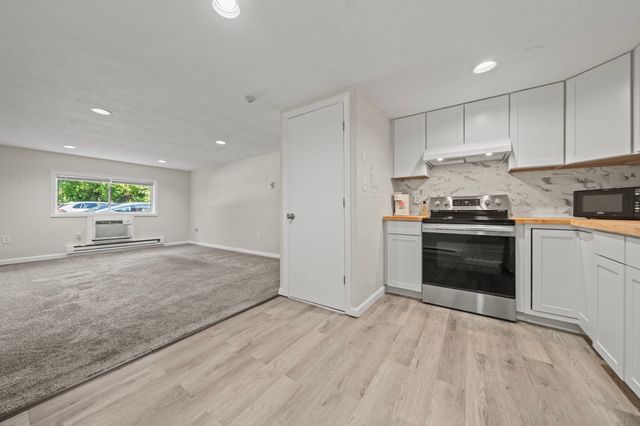 11 Glen Ave 28, Chelmsford, MA 01824