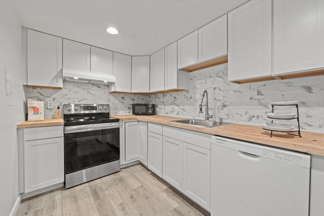 11 Glen Ave 28, Chelmsford, MA 01824