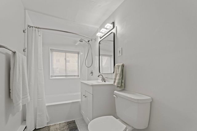 11 Glen Ave 28, Chelmsford, MA 01824