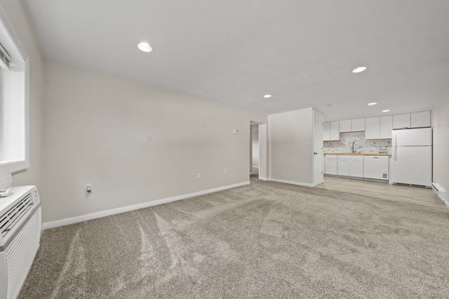 11 Glen Ave 28, Chelmsford, MA 01824