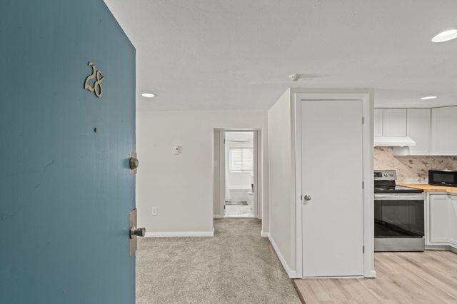 11 Glen Ave 28, Chelmsford, MA 01824