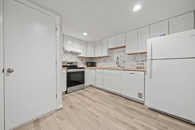 11 Glen Ave 28, Chelmsford, MA 01824