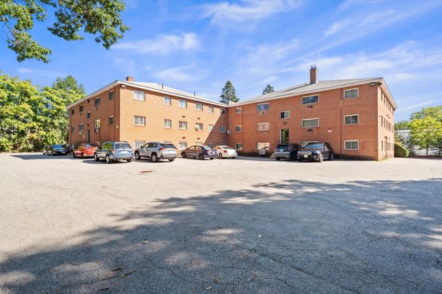 11 Glen Ave 28, Chelmsford, MA 01824