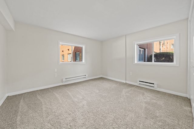11 Glen Ave 28, Chelmsford, MA 01824
