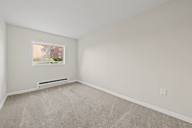 11 Glen Ave 28, Chelmsford, MA 01824