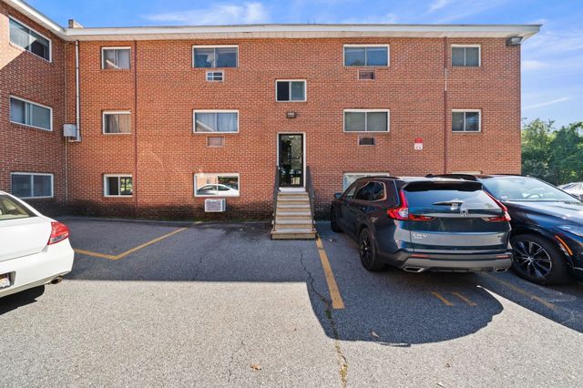 11 Glen Ave 28, Chelmsford, MA 01824