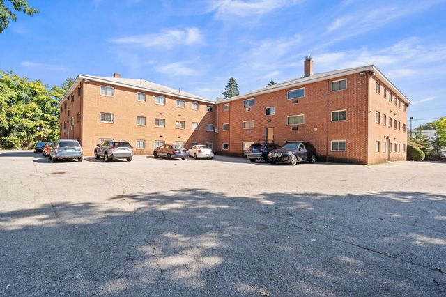 11 Glen Ave 28, Chelmsford, MA 01824