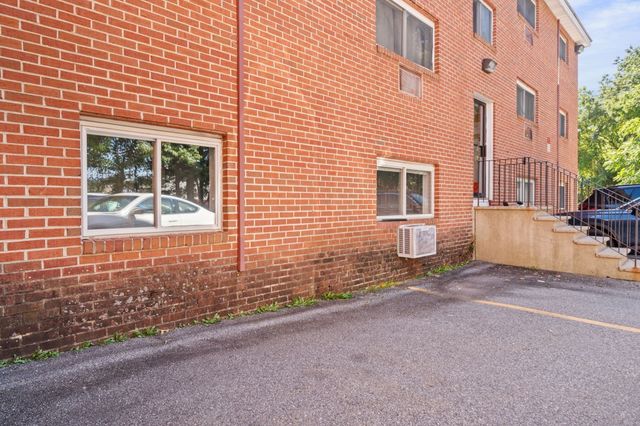 11 Glen Ave 28, Chelmsford, MA 01824