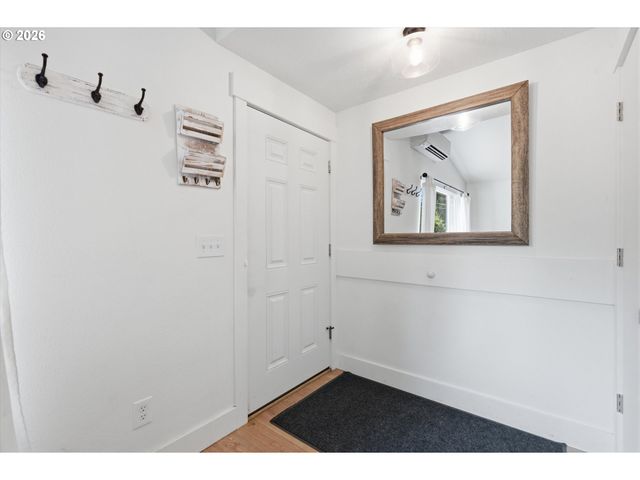 9924 Sw 37TH Ave, Portland, OR 97219