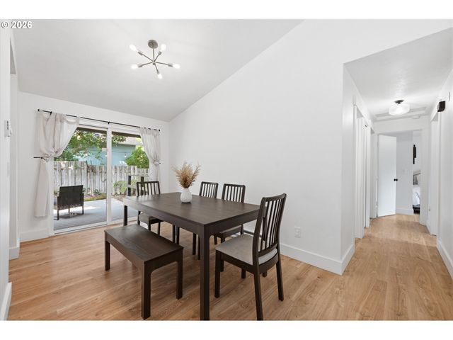 9924 Sw 37TH Ave, Portland, OR 97219