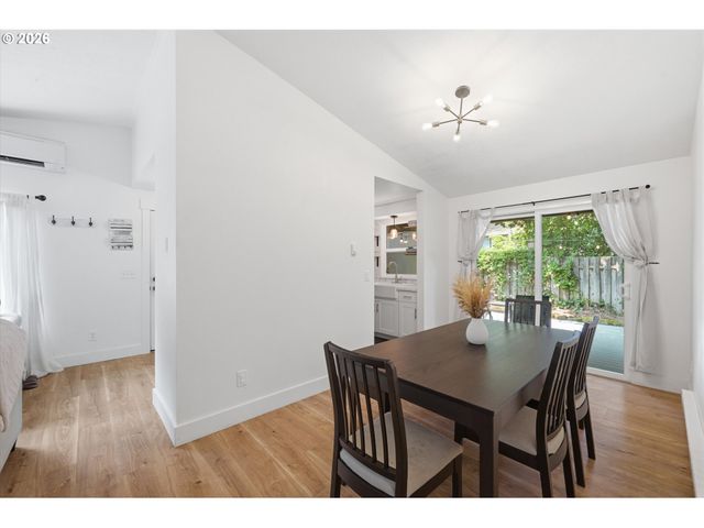 9924 Sw 37TH Ave, Portland, OR 97219