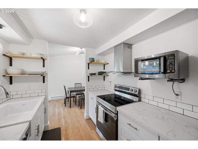 9924 Sw 37TH Ave, Portland, OR 97219