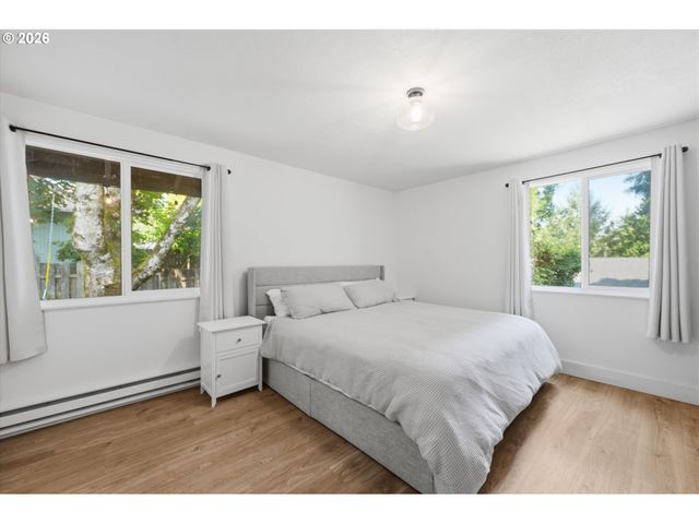 9924 Sw 37TH Ave, Portland, OR 97219