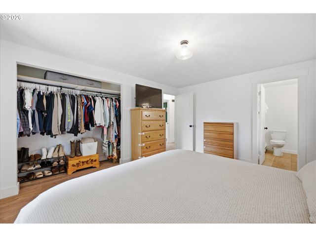9924 Sw 37TH Ave, Portland, OR 97219