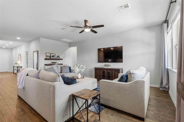 200 Capstone RD, Liberty Hill, TX 78642