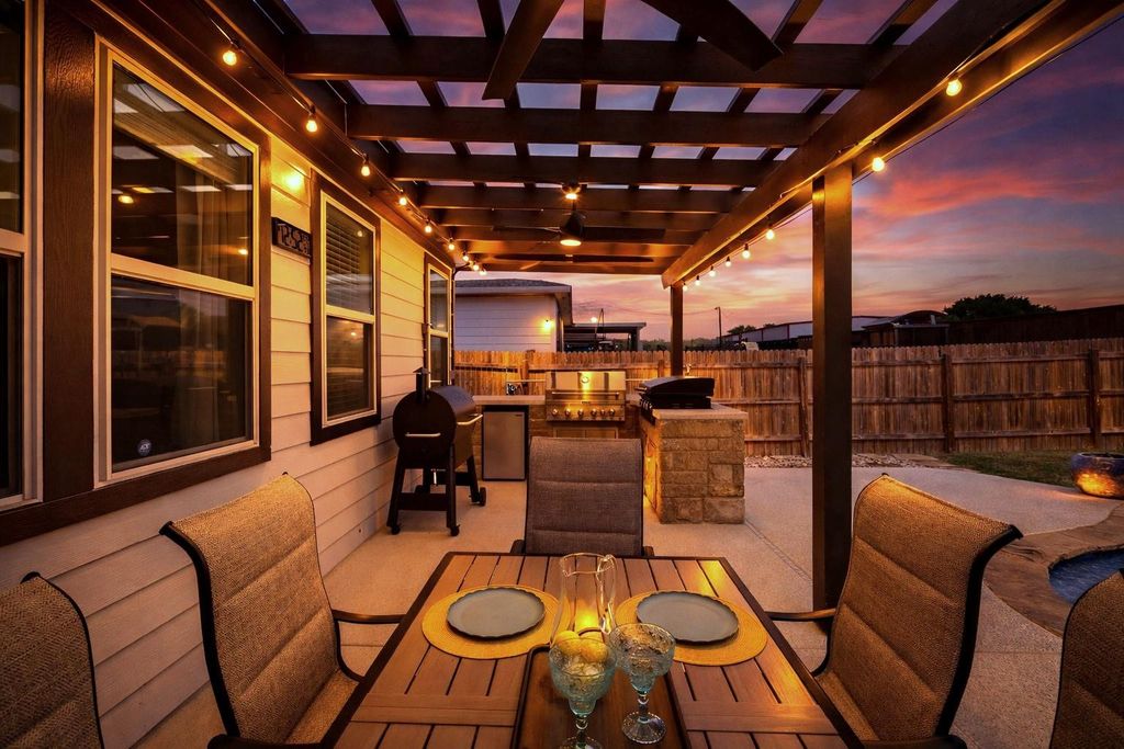 200 Capstone RD, Liberty Hill, TX 78642