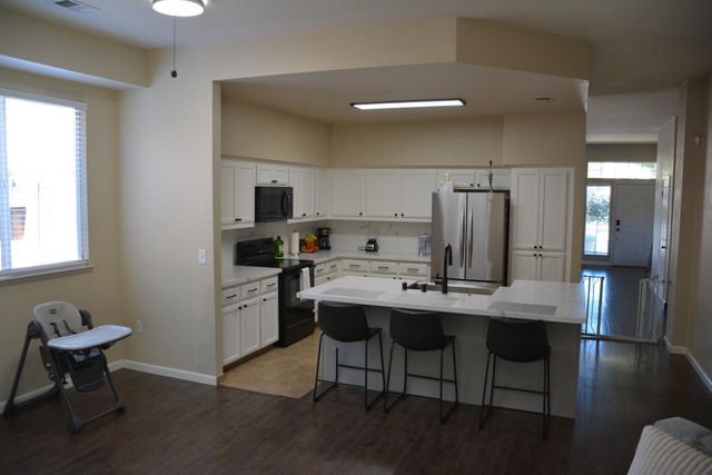 5221 Old Town Ln, Salida, CA 95368