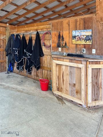 600 Blue Ribbon Lane, Dillon, MT 59725